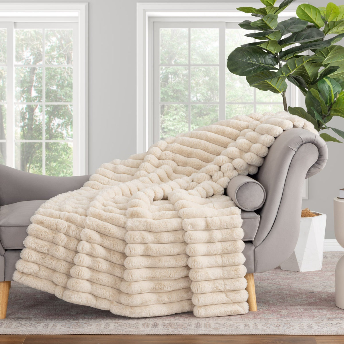 Acadia Faux Fur Throw